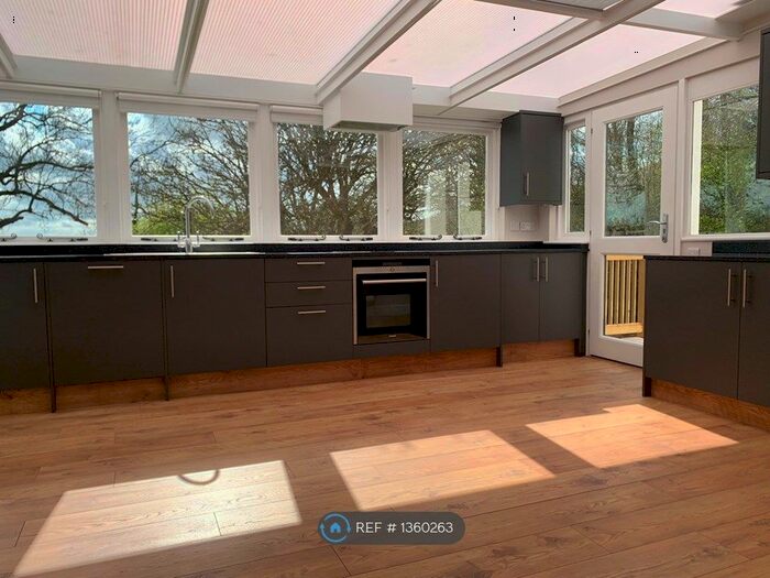 3 Bedroom Bungalow To Rent In Gravel Lane, Four Marks, Alton, GU34