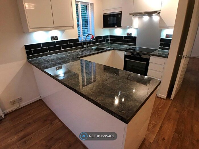 1 Bedroom Maisonette To Rent In Mead Avenue, Langley, Nr Slough, SL3