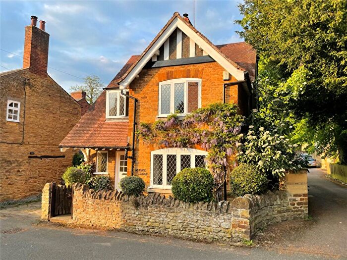 3 Bedroom Detached House For Sale In Manor Road, Pitsford, Northamptonshire, NN6