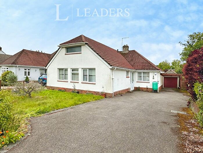 3 Bedroom Bungalow For Sale In Cavendish Drive, Waterlooville, Hampshire, PO7