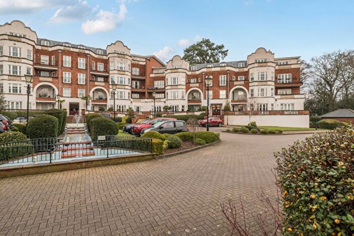 2 Bedroom Flat For Sale In Grand Regency Heights, Ascot, Berkshire, SL5