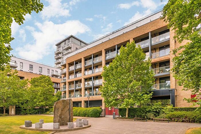 2 Bedroom Flat To Rent In Upper North Street, Poplar, E14
