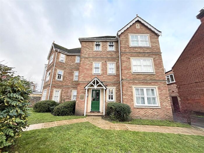 2 Bedroom Flat For Sale In Surbiton Road, Kingston Upon Thames, KT1