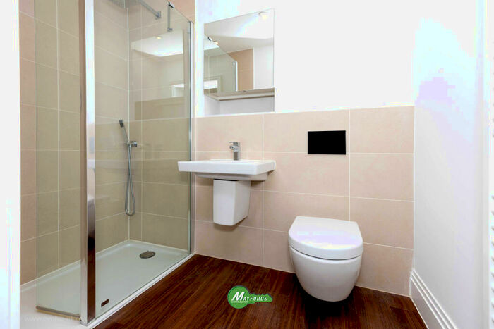 3 Bedroom Flat For Sale In Havanna Drive, London, NW11