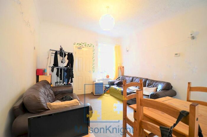 4 Bedroom Terraced House To Rent In Milner Road, Selly Oak, Birmingham, B29