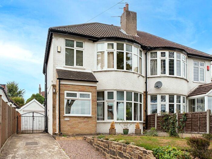 3 Bedroom Semi-Detached House For Sale In Scott Hall Road, Moortown, Leeds, LS17