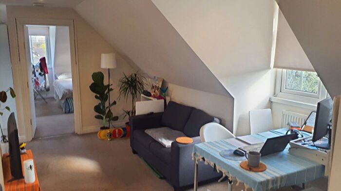 1 Bedroom Flat To Rent In Colindeep Lane, London, NW9