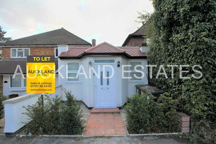 1 Bedroom Flat To Rent In Church Road, Potters Bar, EN6