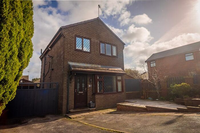 3 Bedroom Detached House For Sale In Buckingham Crescent, Bradford, BD14