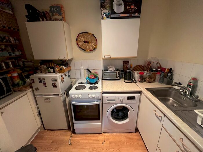 1 Bedroom Flat To Rent In Eagle Drive, London, NW9