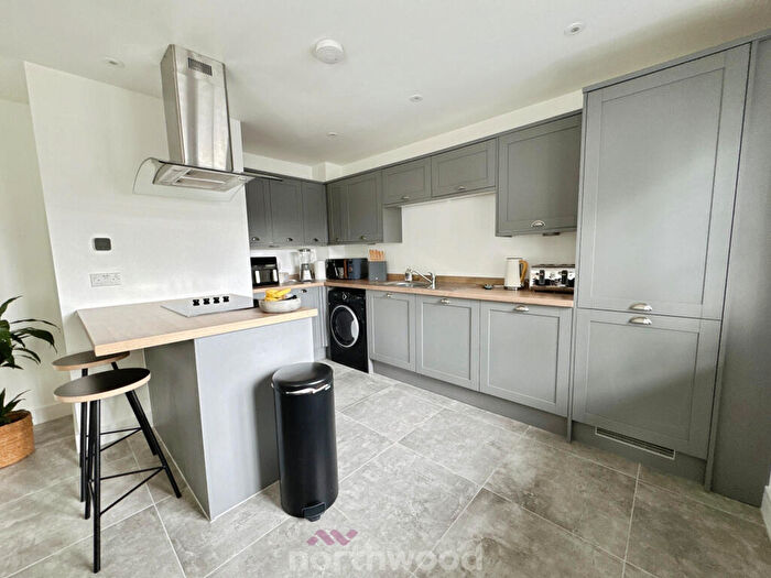 2 Bedroom Flat For Sale In Moorings Drive, Thorne, Doncaster, DN8