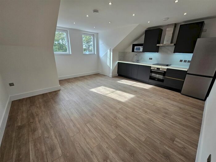 2 Bedroom Flat To Rent In Lynchford Road, Farnborough, GU14