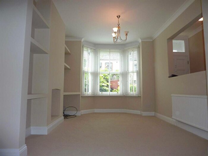 2 Bedroom End Of Terrace House For Sale In Lynmouth RoadReadingBerkshire, RG1