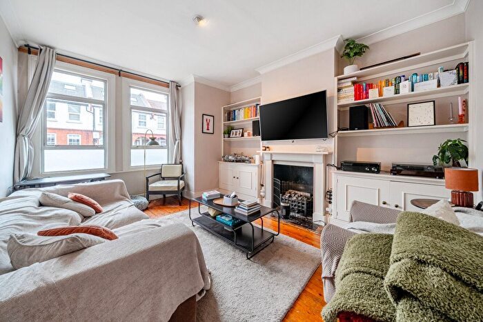 2 Bedroom Maisonette To Rent In Oakmead Road, Balham, London, SW12