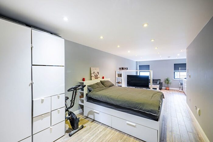 Studio To Rent In Gloucester Road, Emperor House, CR0