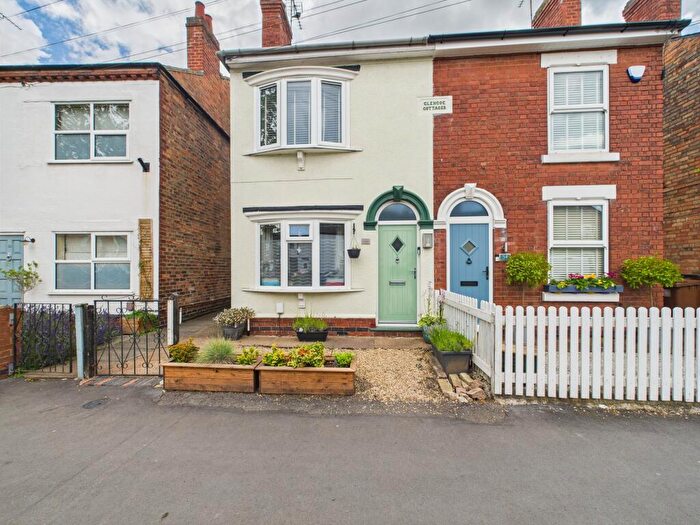 3 Bedroom Semi-Detached House For Sale In Victoria Avenue, Borrowash, DE72