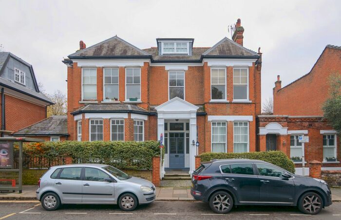 1 Bedroom Flat To Rent In Sandycombe Road, Richmond, TW9