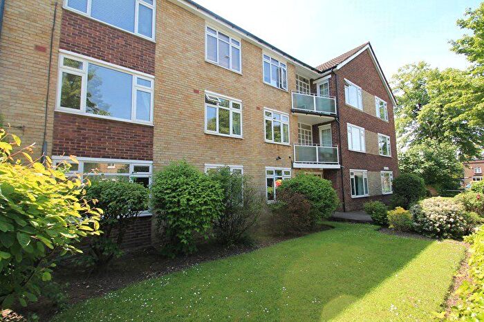 3 Bedroom Flat To Rent In Grange Road, Ealing, London, W5