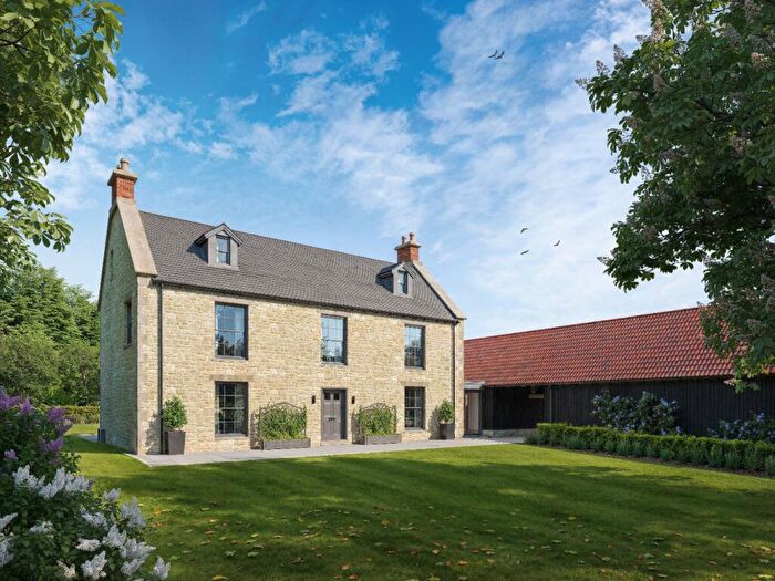 4 Bedroom Detached House For Sale In Kings Wood Farm, Gillingham, SP8