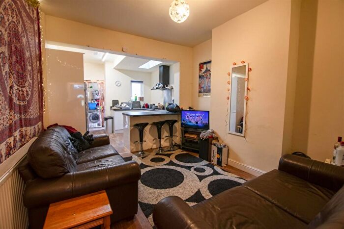 6 Bedroom House To Rent In Hubert Road, Birmingham, West Midlands, B29