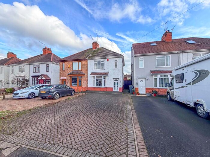 3 Bedroom Semi-Detached House For Sale In Golf Drive, Nuneaton, CV11