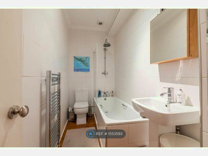 2 Bedroom Flat To Rent In Hackney Road, London, E2