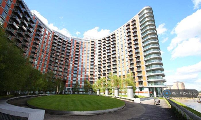 2 Bedroom Flat To Rent In New Providence Wharf, London, E14