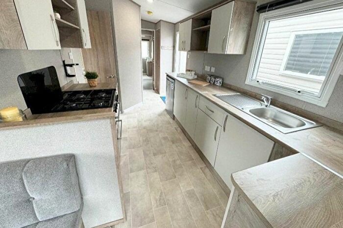 2 Bedroom Caravan For Sale In Solent Breezes Holiday Park, Warsash, Nr Fareham, Hampshire, SO31