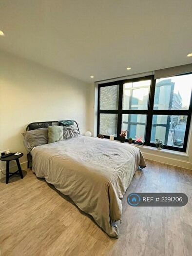 1 Bedroom Flat To Rent In Long Street, London, E2