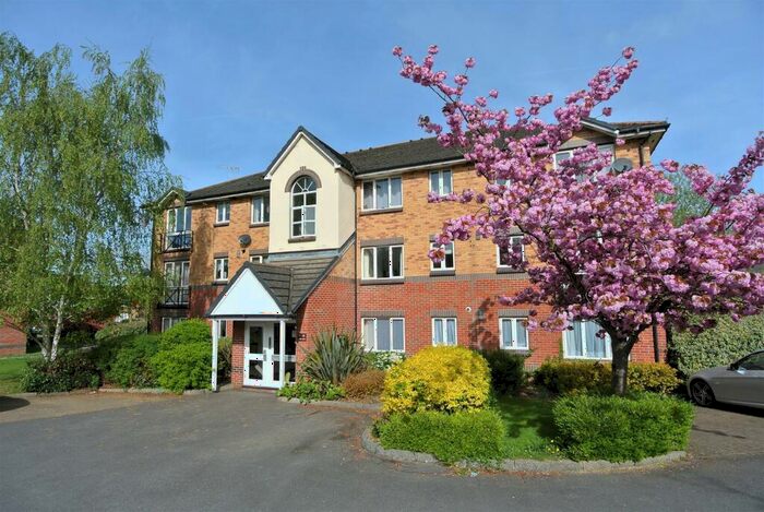 2 Bedroom Apartment To Rent In Weybridge, KT13