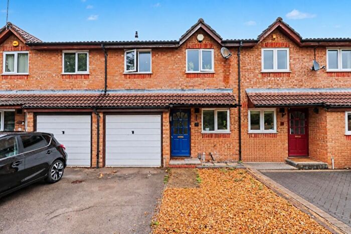 3 Bedroom Terraced House For Sale In Walpole Road, Cippenham, Berkshire, SL1