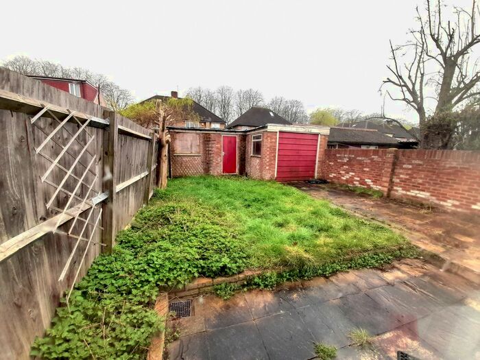 4 Bedroom Semi-Detached House To Rent In Blossom Way, West Drayton, Greater London, UB7