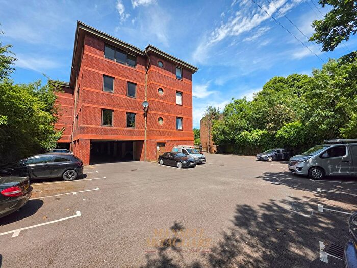 2 Bedroom Flat For Sale In Hazelwick Avenue, Ocean House Hazelwick Avenue, RH10