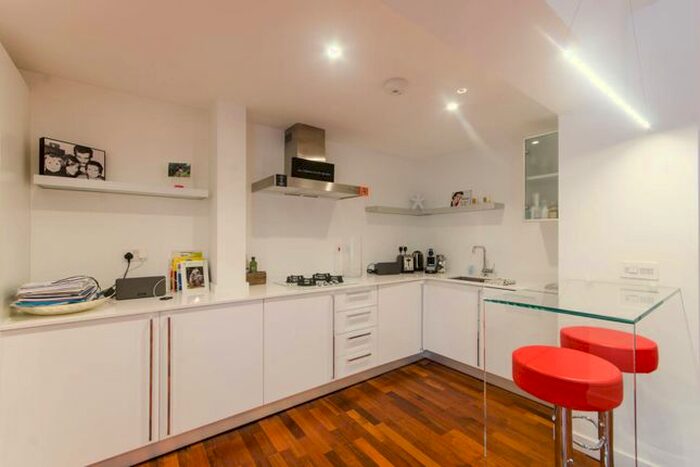 2 Bedroom Flat To Rent In Redcliffe Gardens, Chelsea, London, SW10