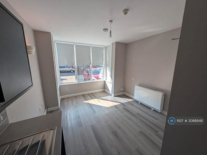 2 Bedroom Flat To Rent In Undercliff Road West, Felixstowe, IP11