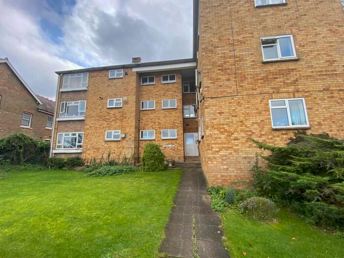 1 Bedroom Flat To Rent In Cornwall Road, Uxbridge, UB8
