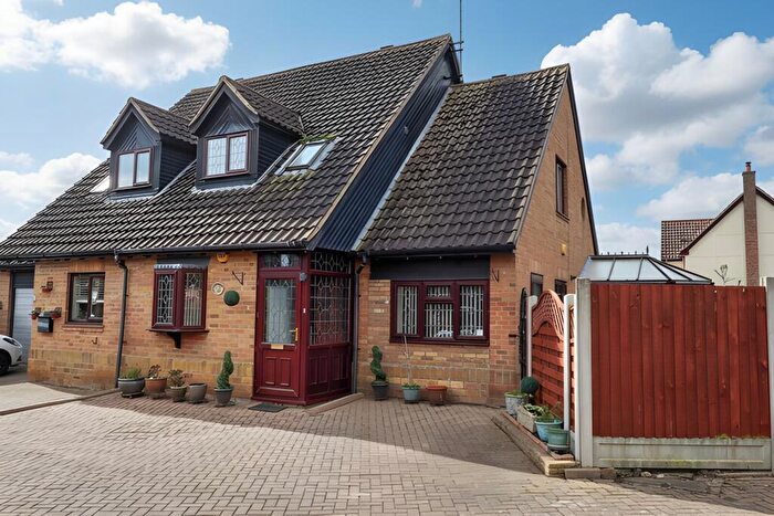 3 Bedroom Semi-Detached House For Sale In Acorn Place, Langdon Hills, Basildon, Essex, SS16