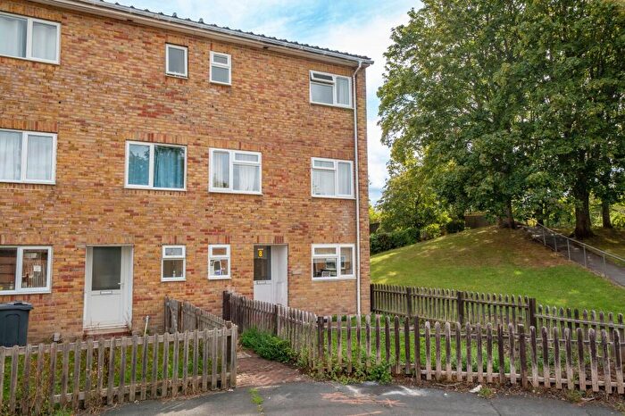 5 Bedroom End Of Terrace House For Sale In Launcelot Close, Andover, SP10