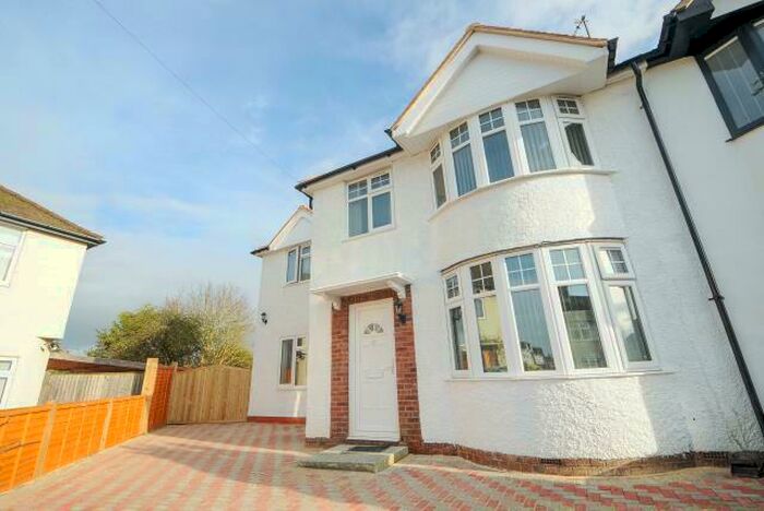 8 Bedroom Semi-Detached House To Rent In Langley Close, Headington, Hmo Ready Sharers, OX3