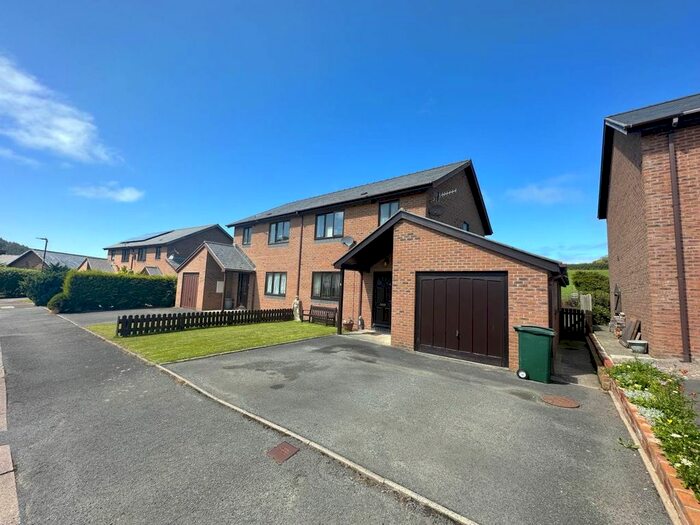 3 Bedroom Semi-Detached House For Sale In Bro Nantcellan, Clarach, Aberystwyth, SY23