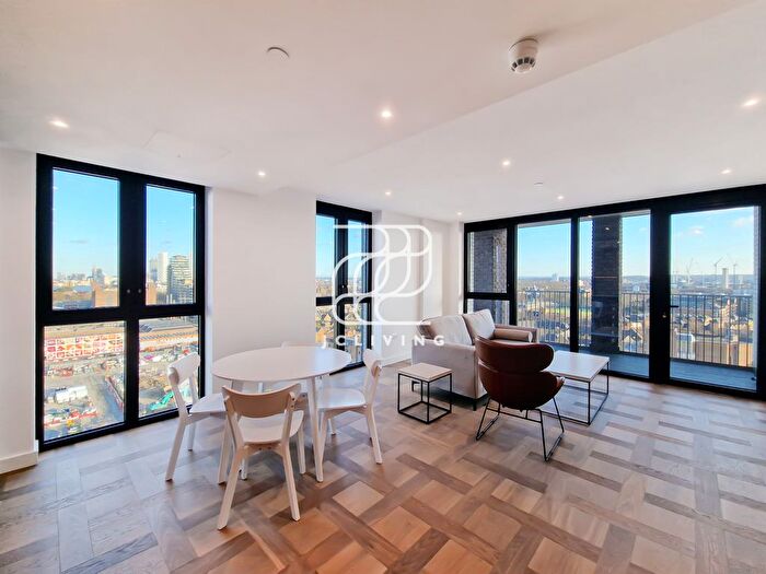 2 Bedroom Flat To Rent In Boxwood Gardens, London, E1W