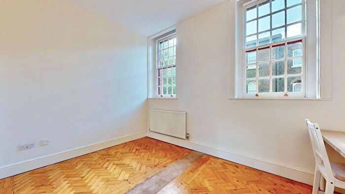 1 Bedroom Flat For Sale In Chevy Road, Southall, UB2