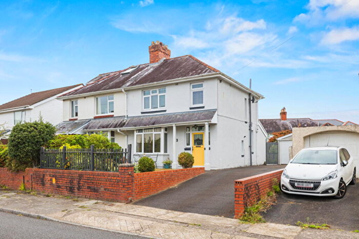 3 Bedroom Semi-Detached House For Sale In Woodland Avenue, West Cross, Swansea, SA3