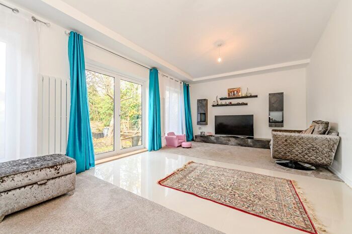4 Bedroom Detached House For Sale In Beechcroft Gardens, Wembley, HA9