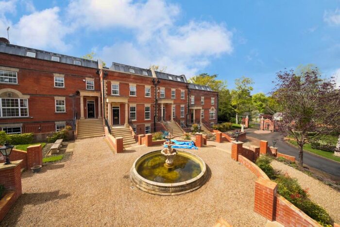 5 Bedroom Terraced House To Rent In London Road Ascot, SL5