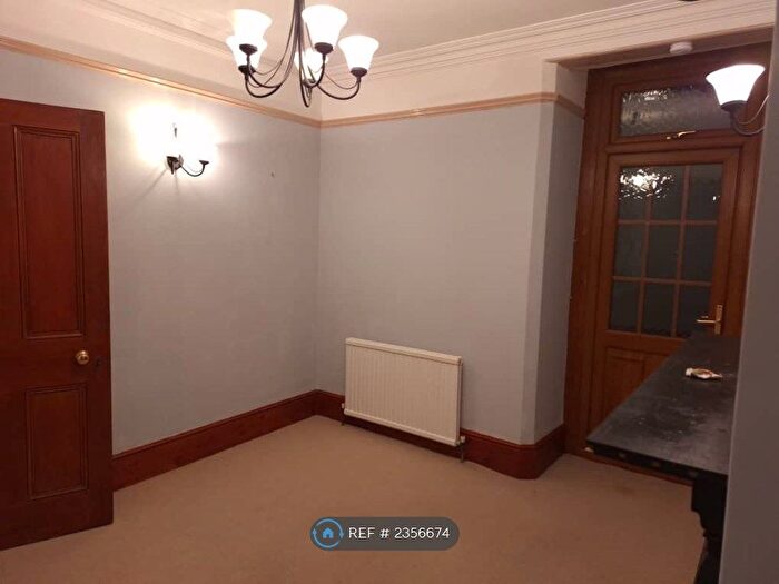 5 Bedroom Semi-Detached House To Rent In Glossop Road, South Croydon, CR2