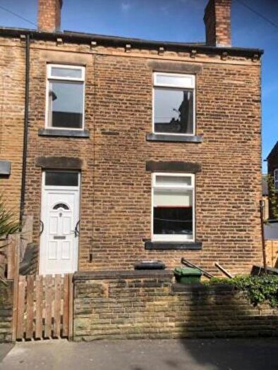 2 Bedroom End Of Terrace House To Rent In Airedale Terrace, Leeds, West Yorkshire, LS27