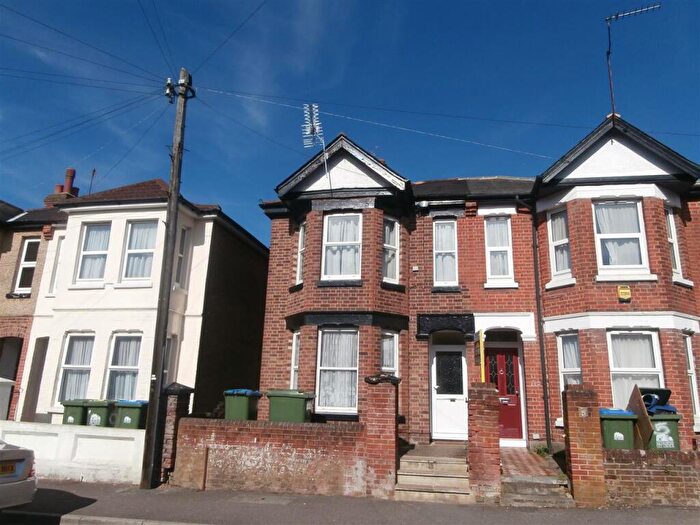 3 Bedroom Semi-Detached House To Rent In Burlington Road, Southampton, SO15