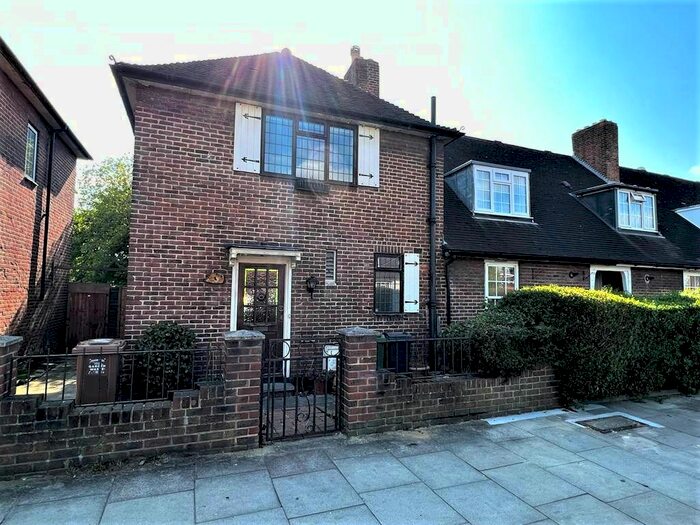 3 Bedroom Terraced House To Rent In Bromley Road, Bromley, BR1