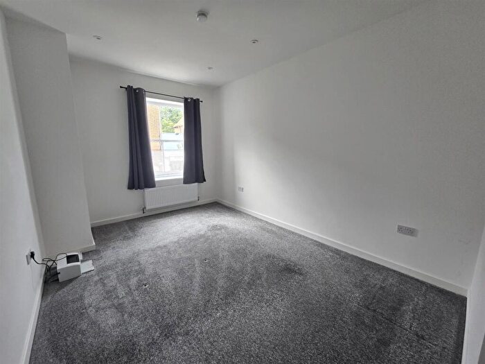 2 Bedroom Apartment To Rent In High Street, Sittingbourne, ME10